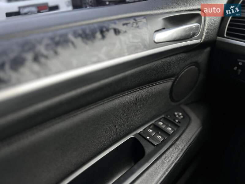 Внедорожник / Кроссовер BMW X5 2012 в Луцке