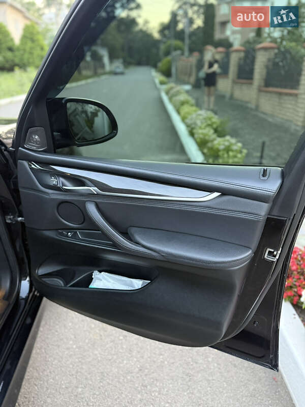 Позашляховик / Кросовер BMW X5 2016 в Чернівцях