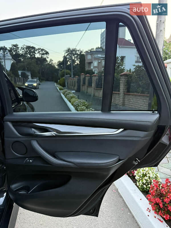 Позашляховик / Кросовер BMW X5 2016 в Чернівцях