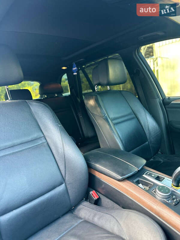 Внедорожник / Кроссовер BMW X5 2011 в Запорожье