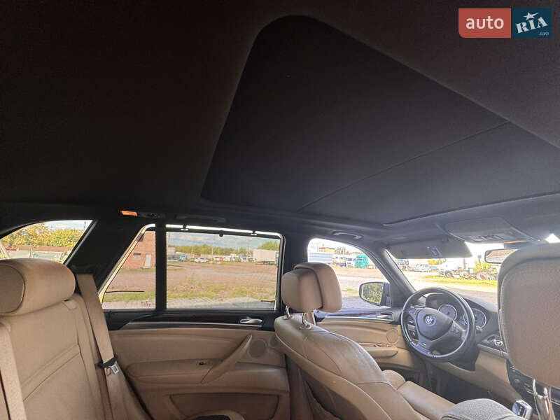 Внедорожник / Кроссовер BMW X5 2010 в Александрие