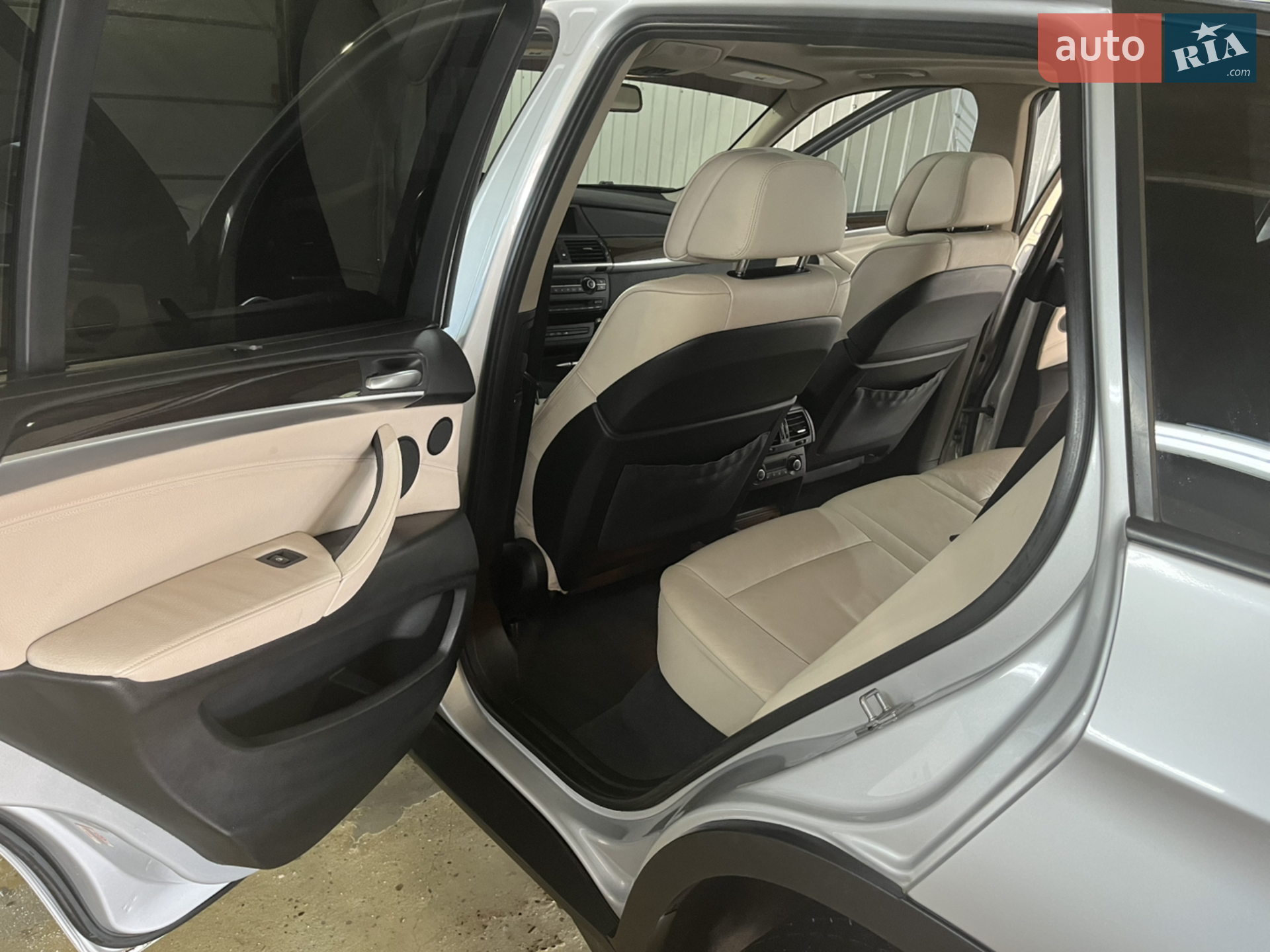 2010 BMW X5 - мініатюра 12