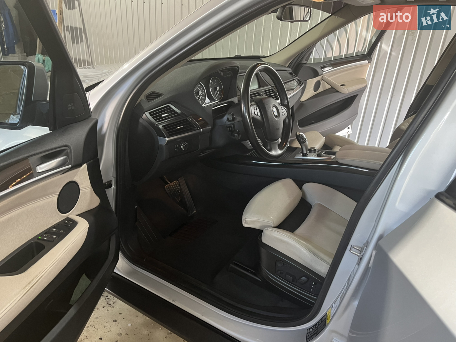 2010 BMW X5 - мініатюра 16