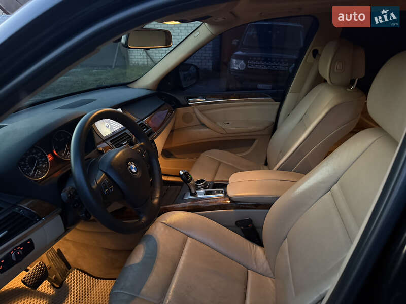 Внедорожник / Кроссовер BMW X5 2010 в Харькове