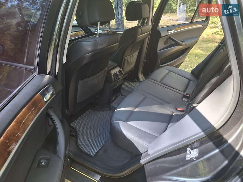 Внедорожник / Кроссовер BMW X5 2010 в Чернигове