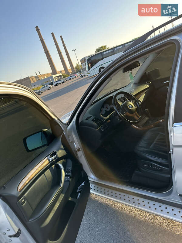 Внедорожник / Кроссовер BMW X5 2002 в Днепре