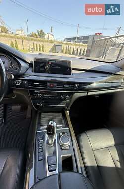 Позашляховик / Кросовер BMW X5 2015 в  фото 4 Позашляховик / Кросовер BMW X5 2015 в