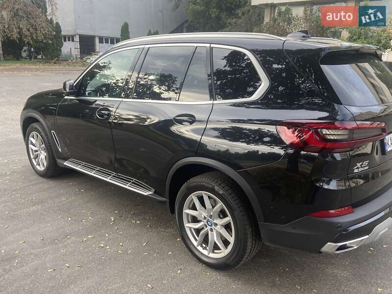 Внедорожник / Кроссовер BMW X5 2022 в Киеве