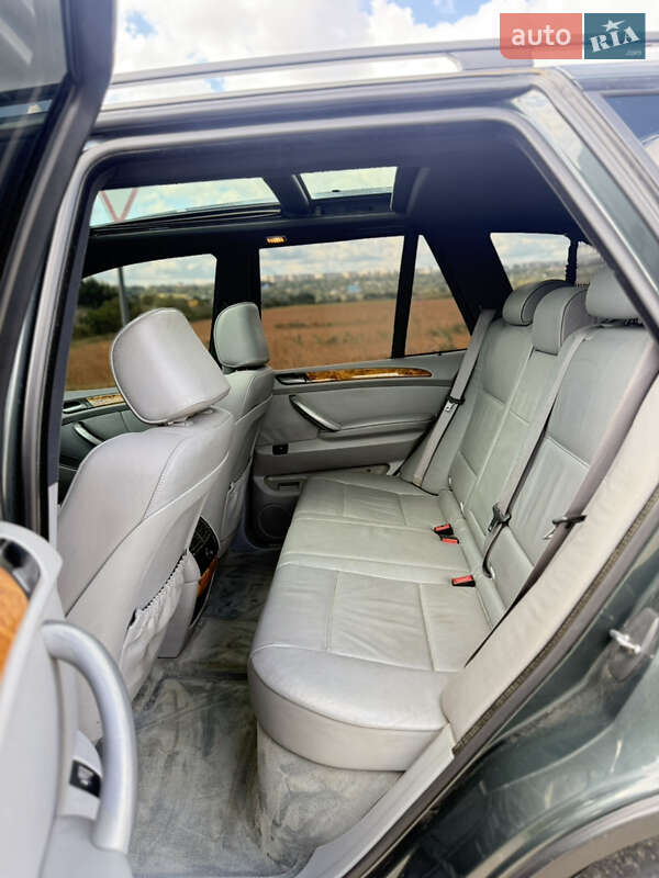 Позашляховик / Кросовер BMW X5 2005 в Чернівцях