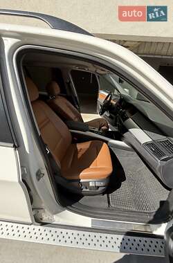 Позашляховик / Кросовер BMW X5 2012 в  фото 11 Позашляховик / Кросовер BMW X5 2012 в