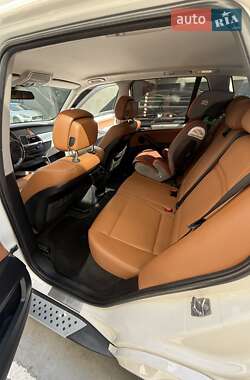 Позашляховик / Кросовер BMW X5 2012 в  фото 13 Позашляховик / Кросовер BMW X5 2012 в
