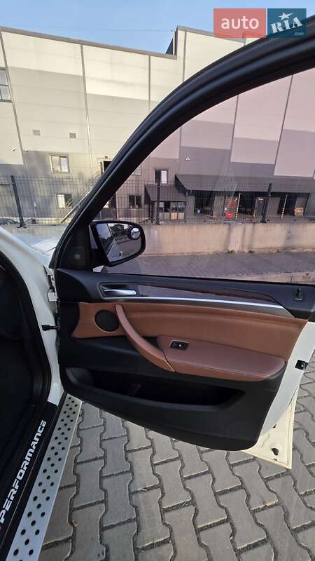Внедорожник / Кроссовер BMW X5 2012 в Ивано-Франковске