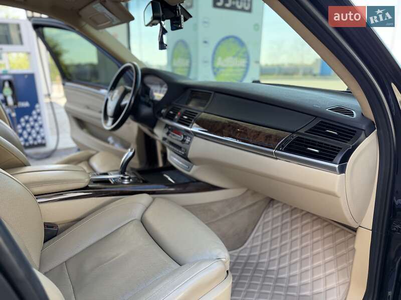 Внедорожник / Кроссовер BMW X5 2013 в Днепре