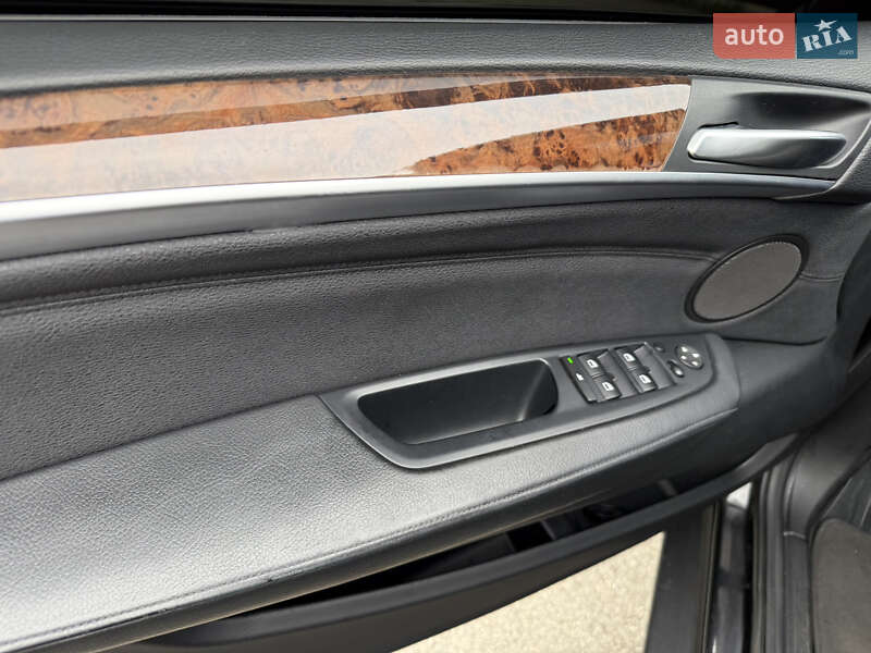 Позашляховик / Кросовер BMW X5 2011 в Києві