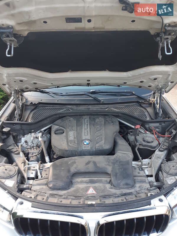 Позашляховик / Кросовер BMW X5 2015 в Запоріжжі