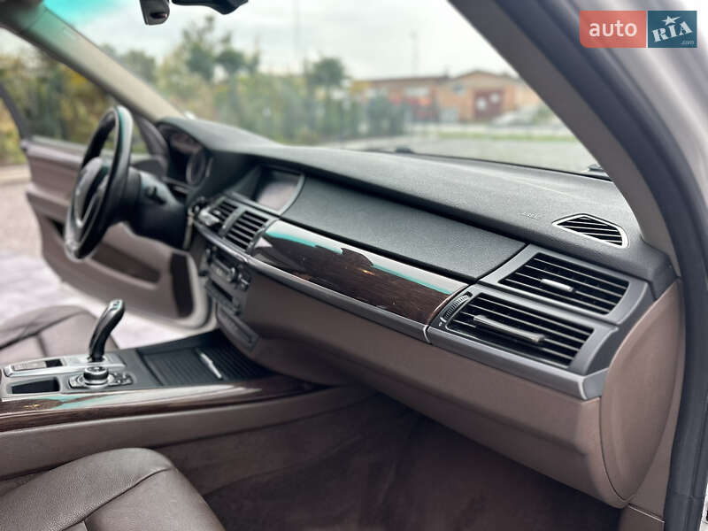 Позашляховик / Кросовер BMW X5 2010 в Вінниці