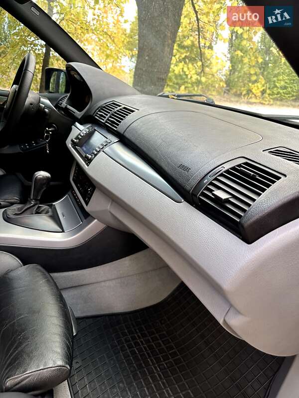 Внедорожник / Кроссовер BMW X5 2004 в Умани