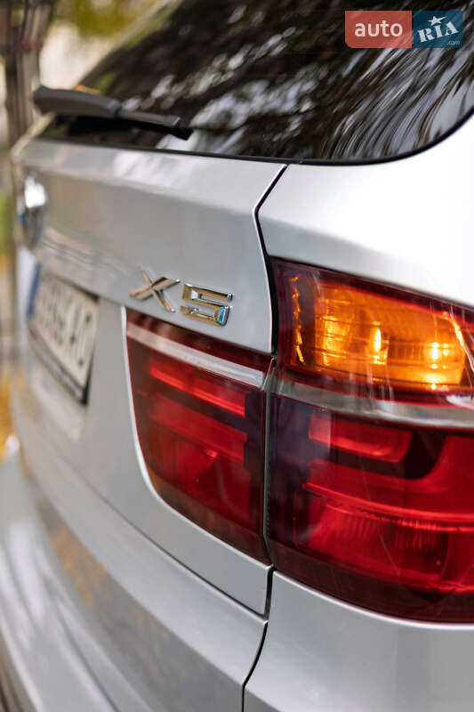 Внедорожник / Кроссовер BMW X5 2011 в Черновцах