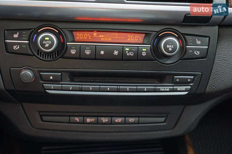 Внедорожник / Кроссовер BMW X5 2011 в Черновцах