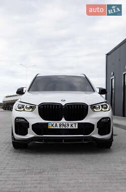 Внедорожник / Кроссовер BMW X5 2019 в 