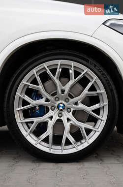 Внедорожник / Кроссовер BMW X5 2019 в 