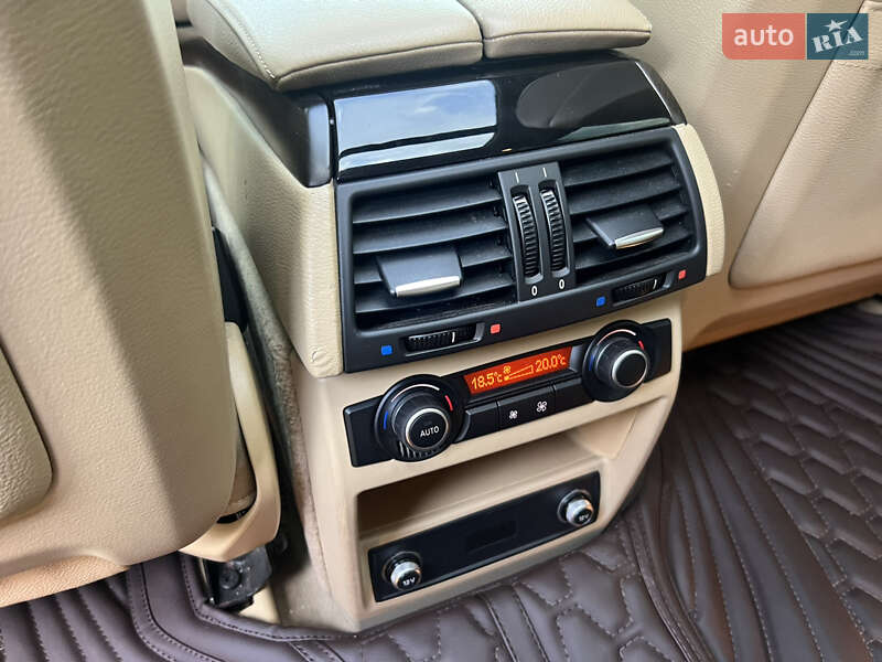 Позашляховик / Кросовер BMW X5 2011 в Києві