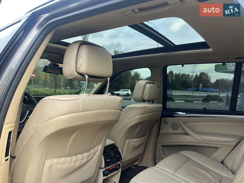 Позашляховик / Кросовер BMW X5 2011 в Києві