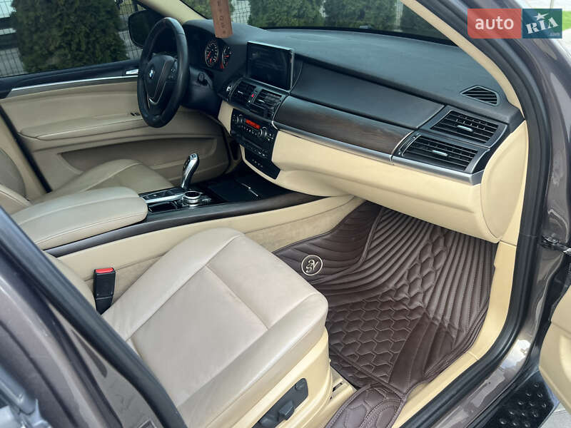 Позашляховик / Кросовер BMW X5 2011 в Києві