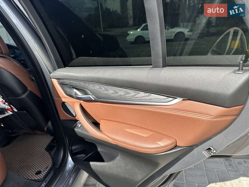 Позашляховик / Кросовер BMW X5 2016 в Лозовій