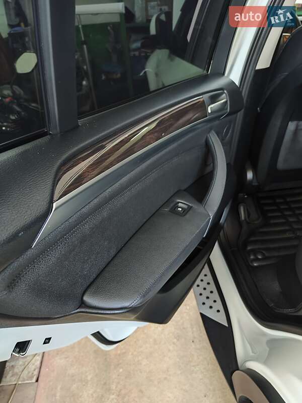 Позашляховик / Кросовер BMW X5 2013 в Києві фото 39 Позашляховик / Кросовер BMW X5 2013 в Києві