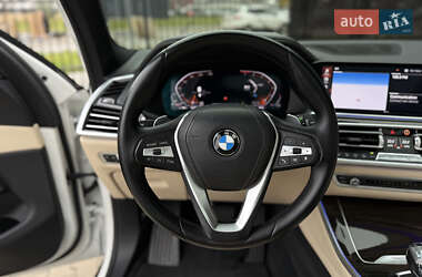 Внедорожник / Кроссовер BMW X5 2019 в 