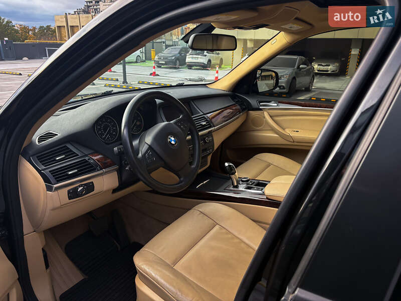 Внедорожник / Кроссовер BMW X5 2011 в Киеве