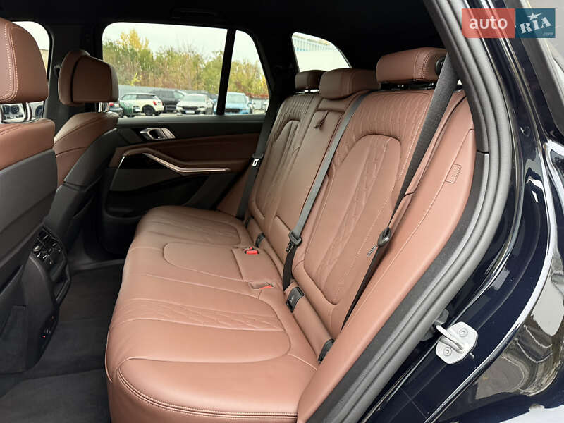 Внедорожник / Кроссовер BMW X5 2024 в Харькове