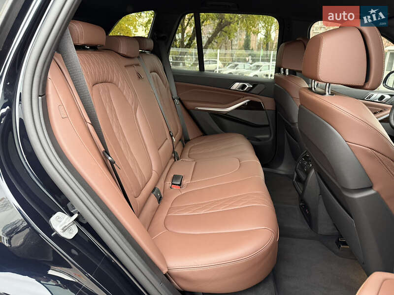 Внедорожник / Кроссовер BMW X5 2024 в Харькове