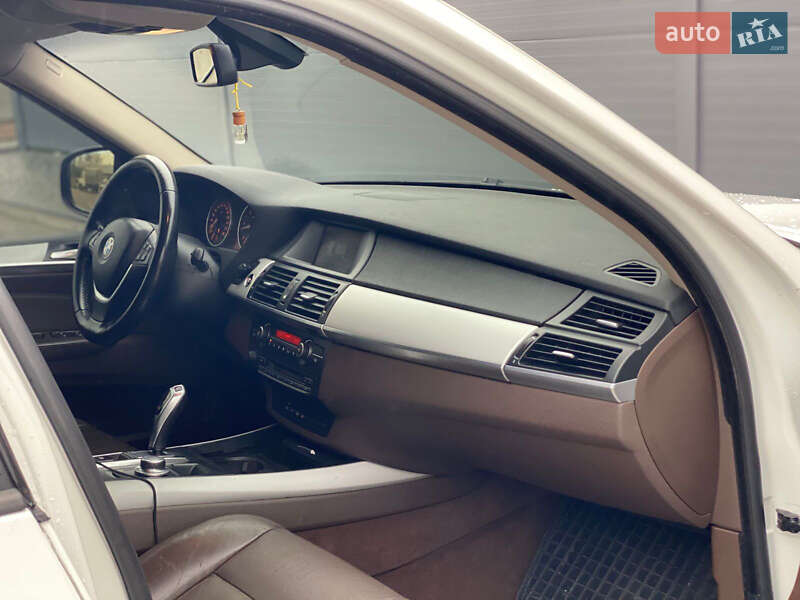 Внедорожник / Кроссовер BMW X5 2008 в Житомире