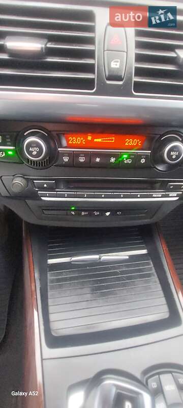 Внедорожник / Кроссовер BMW X5 2012 в Першотравенске