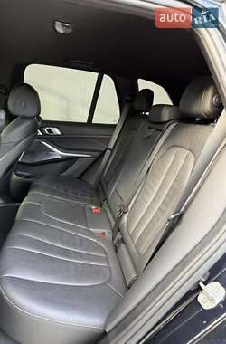 Позашляховик / Кросовер BMW X5 2020 в  фото 25 Позашляховик / Кросовер BMW X5 2020 в