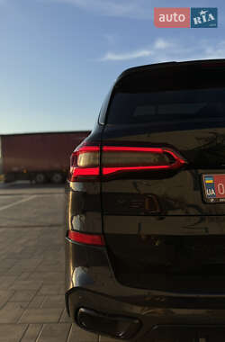 Позашляховик / Кросовер BMW X5 2019 в 