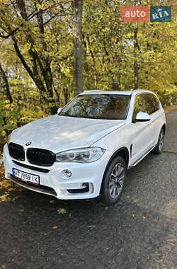 Позашляховик / Кросовер BMW X5 2014 в Чернівцях