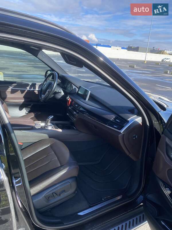 Позашляховик / Кросовер BMW X5 2016 в Львові