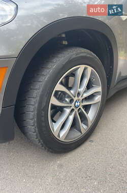 Внедорожник / Кроссовер BMW X5 2010 в 