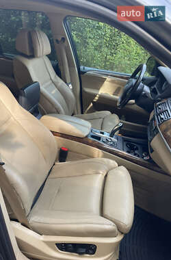 Внедорожник / Кроссовер BMW X5 2010 в 