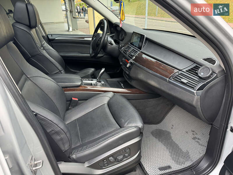 Внедорожник / Кроссовер BMW X5 2012 в Киеве