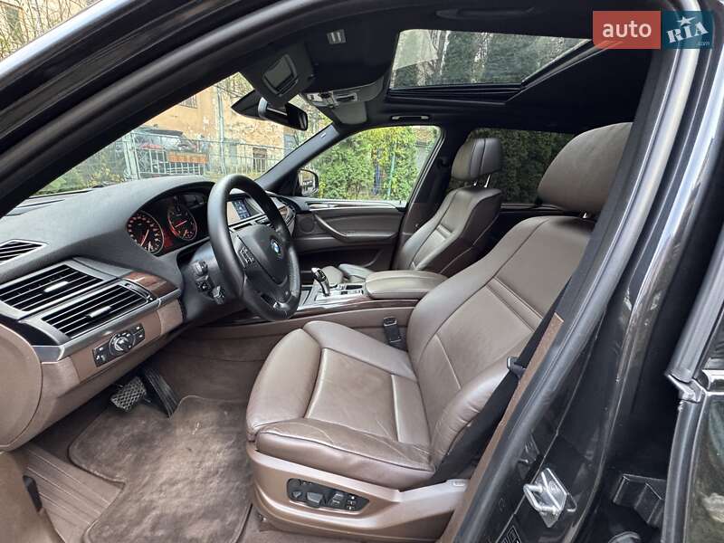 Внедорожник / Кроссовер BMW X5 2011 в Черновцах