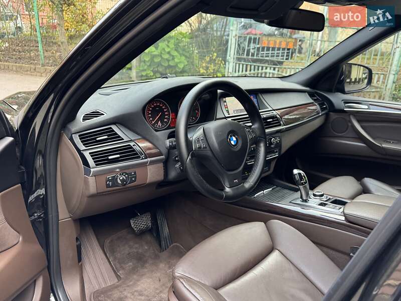 Внедорожник / Кроссовер BMW X5 2011 в Черновцах