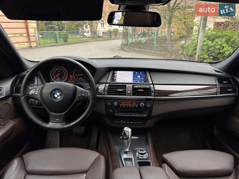 Внедорожник / Кроссовер BMW X5 2011 в Черновцах