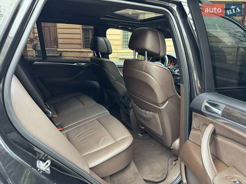 Внедорожник / Кроссовер BMW X5 2011 в Черновцах