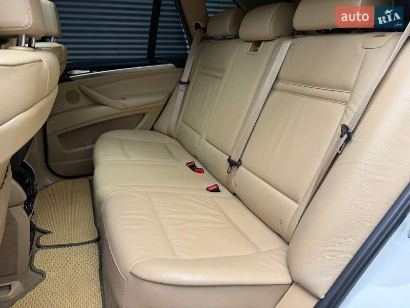 Внедорожник / Кроссовер BMW X5 2011 в Киеве