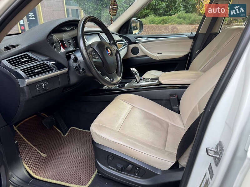 Внедорожник / Кроссовер BMW X5 2012 в Одессе