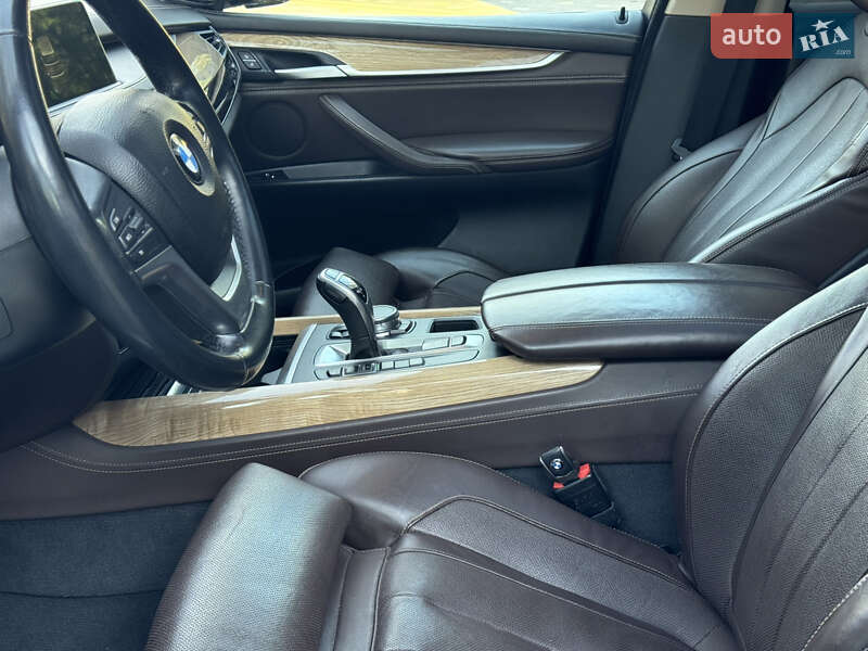 Внедорожник / Кроссовер BMW X5 2015 в Дрогобыче